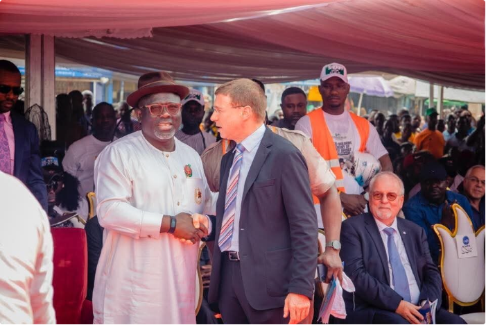 Amidst fanfare, Delta Governor flags off key flyover project in Ughelli